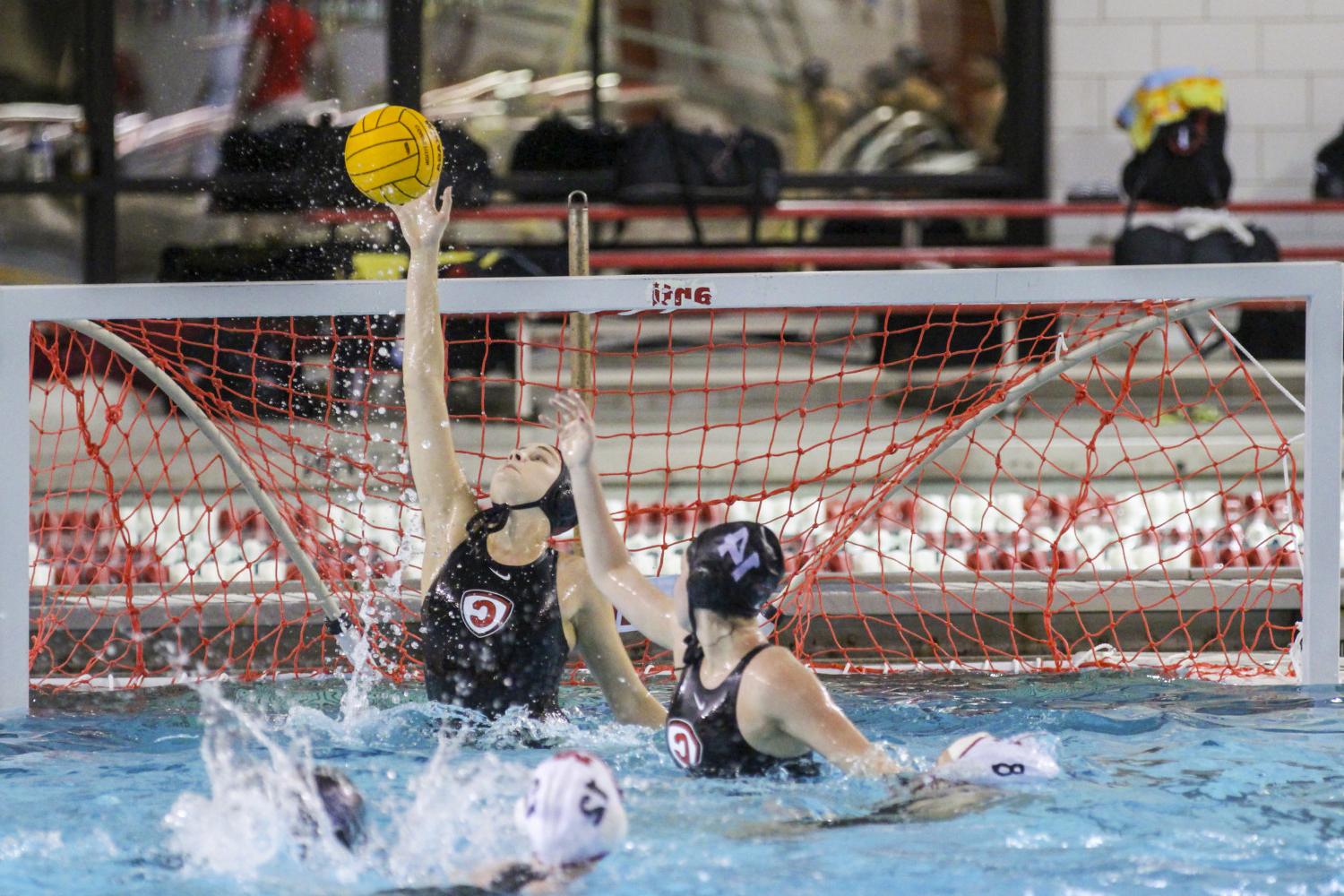 <a href='http://62mxmdxh.xinkejian.net'>全球十大赌钱排行app</a> student athletes compete in a water polo tournament on campus.